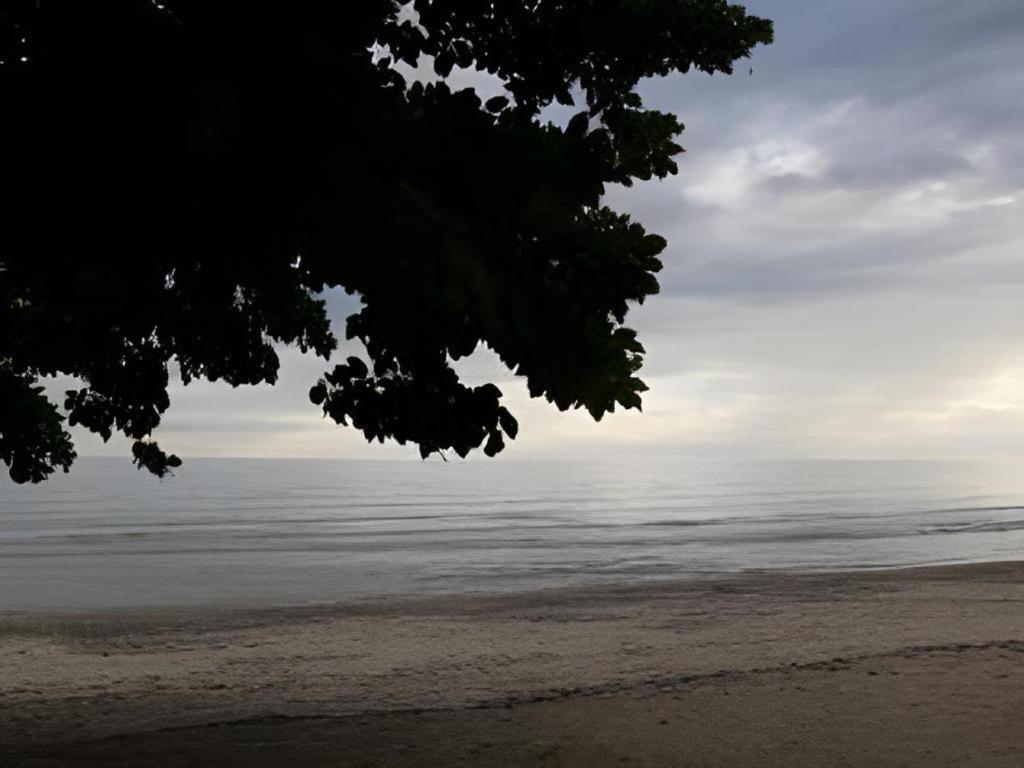 67Th Heaven Holiday Resort Lucbuan Luaran gambar