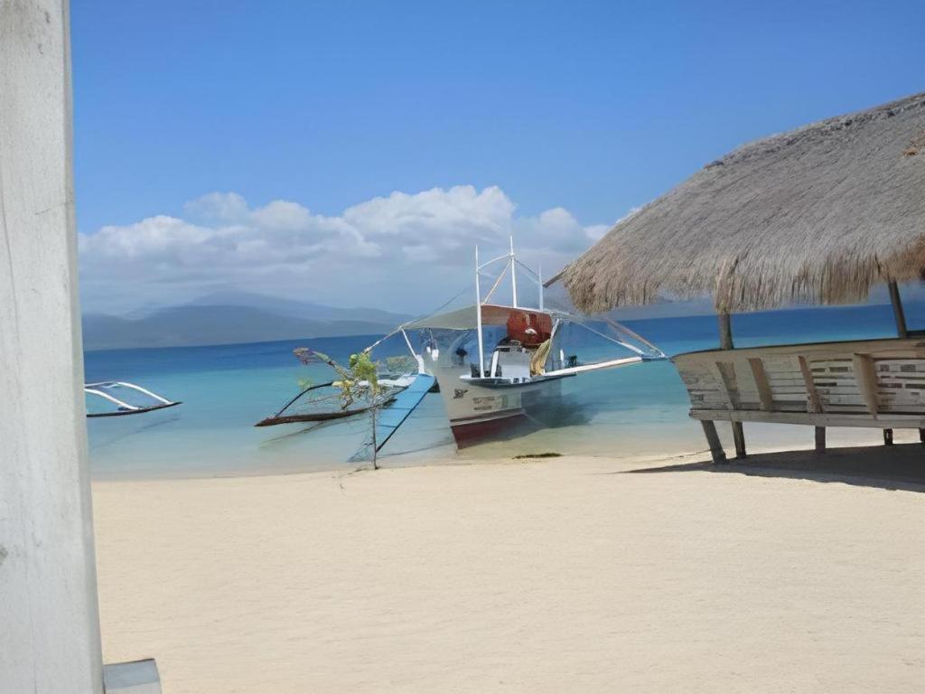 67Th Heaven Holiday Resort Lucbuan Luaran gambar