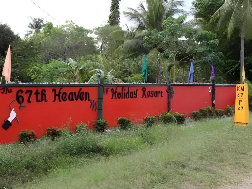 67Th Heaven Holiday Resort Lucbuan Luaran gambar