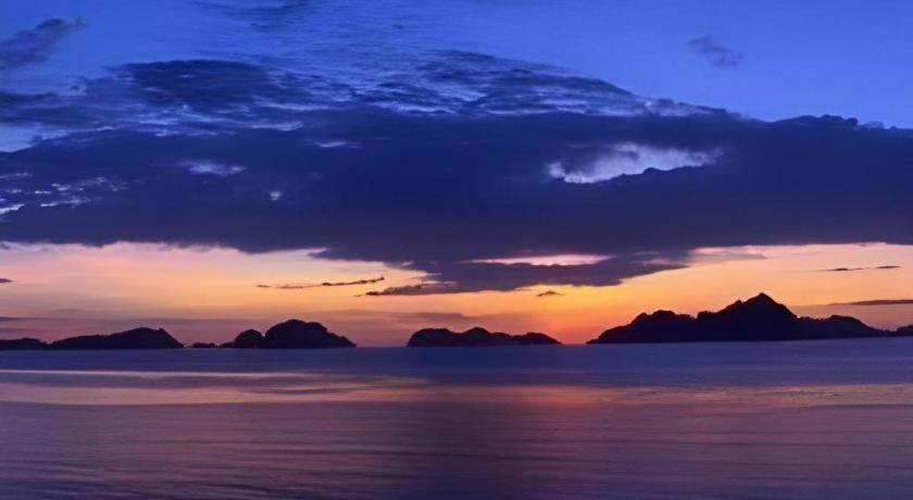 67Th Heaven Holiday Resort Lucbuan Luaran gambar