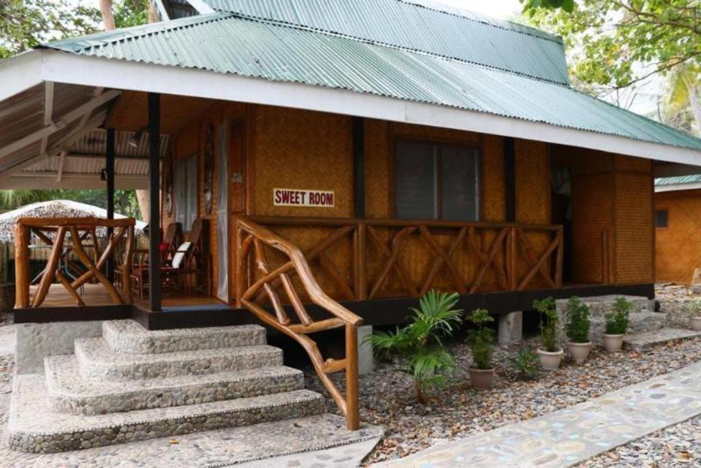 67Th Heaven Holiday Resort Lucbuan Luaran gambar