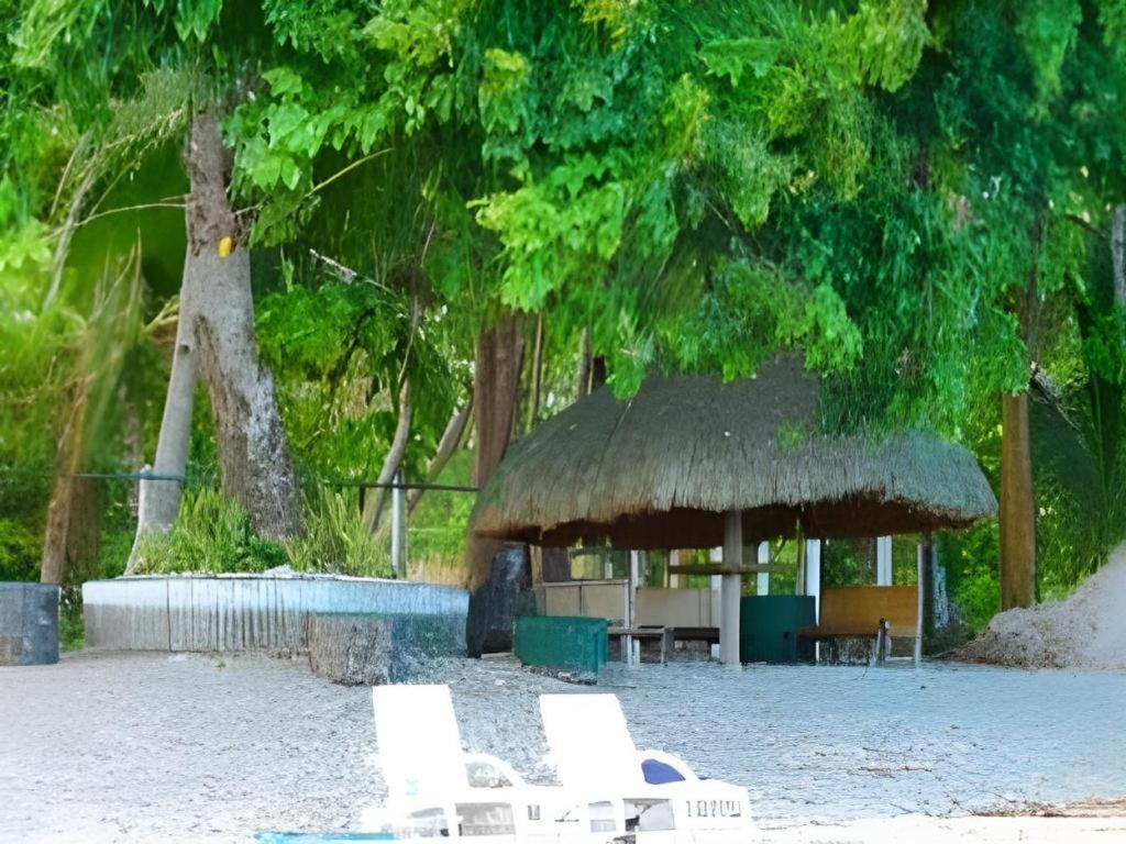 67Th Heaven Holiday Resort Lucbuan Luaran gambar