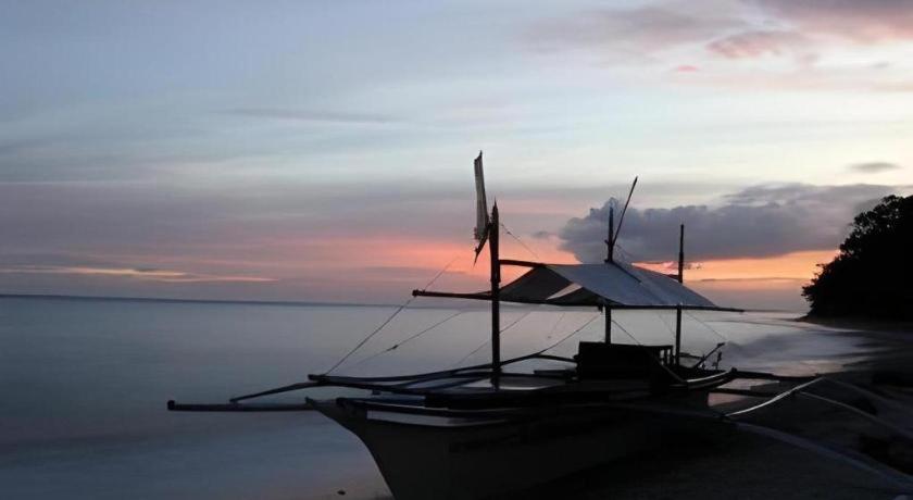 67Th Heaven Holiday Resort Lucbuan Luaran gambar