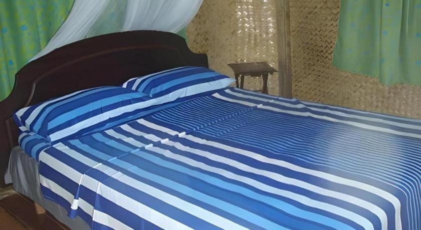 67Th Heaven Holiday Resort Lucbuan Luaran gambar