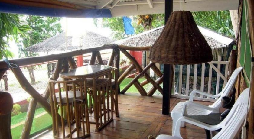 67Th Heaven Holiday Resort Lucbuan Luaran gambar